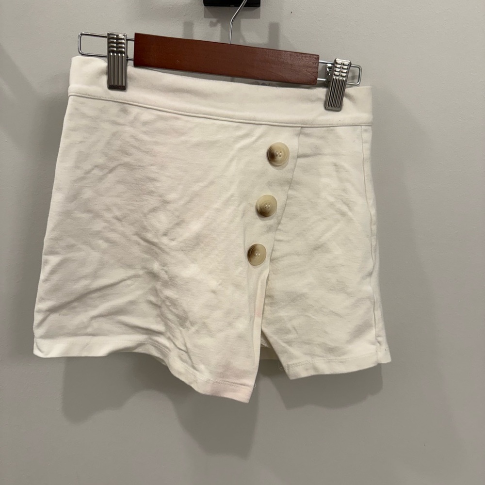 Altar'd State Cream Button-Accent Skorts